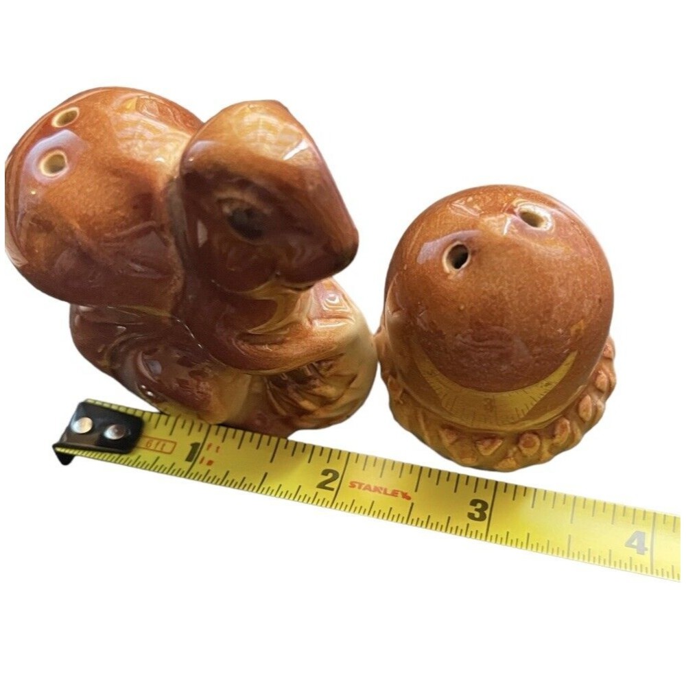 Salt & Pepper Shakers Vintage Squirrel & Acorn Ceramic Cork Bottom Brown - Picture 6 of 6